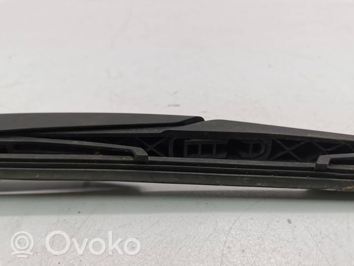 Ford Kuga I Rear wiper blade arm 33493