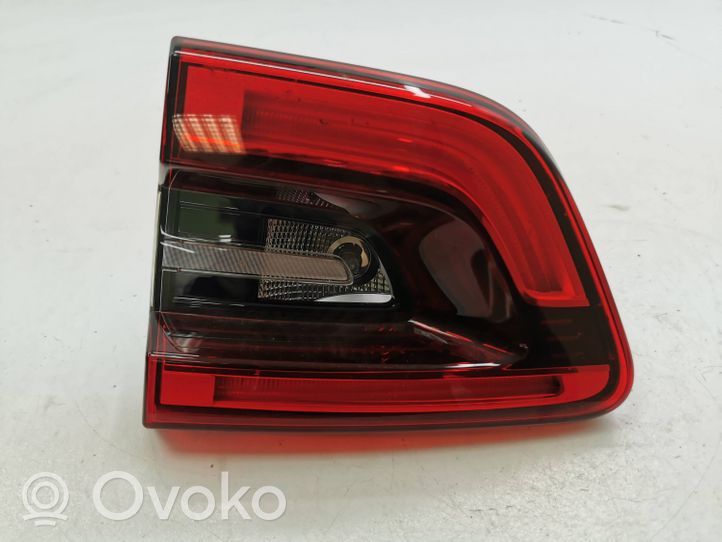 Renault Kadjar Galinis žibintas dangtyje 265508898R