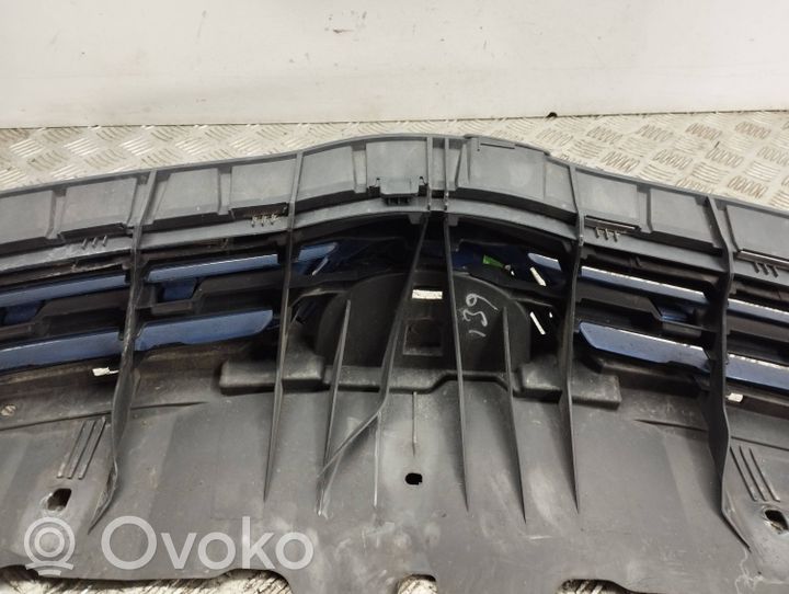 Toyota Auris 150 Maskownica / Grill / Atrapa górna chłodnicy 