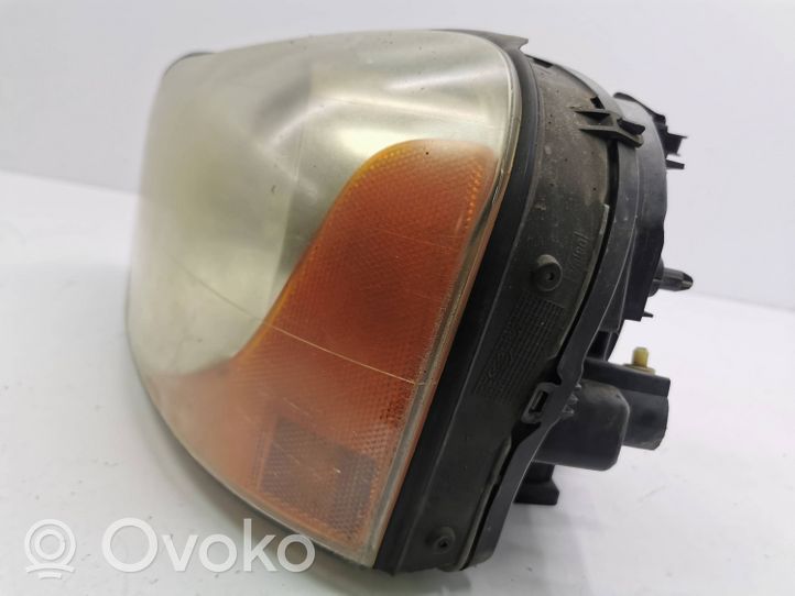 Volvo XC90 Lampa przednia 30698813