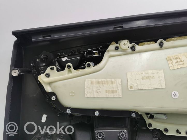 Volvo V60 Apmušimas galinių durų (obšifke) 8635872