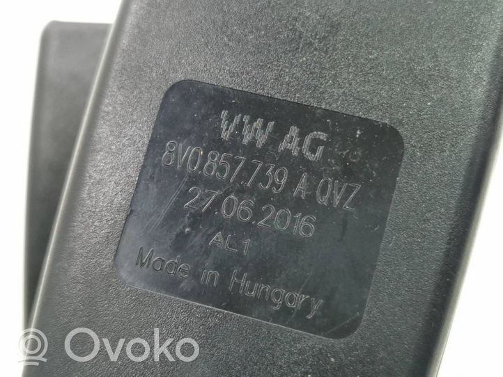 Volkswagen Golf VII Klamra tylnego pasa bezpieczeństwa 8V0857739A