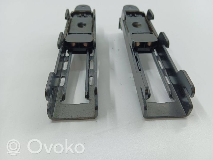 Volkswagen PASSAT B5 Rail de réglage hauteur de ceinture de sécurité 3B0857819B