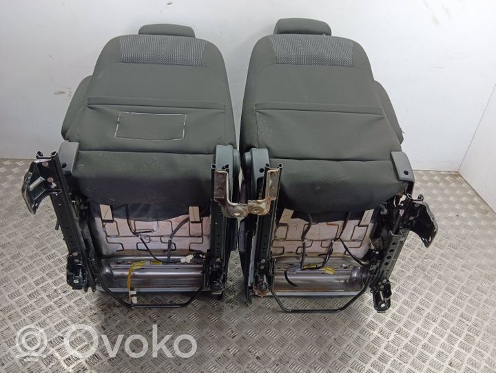 Toyota Corolla Verso E121 Set interni 