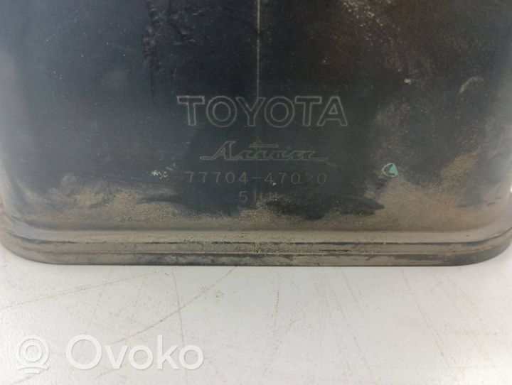 Toyota Prius (XW20) Aktiivihiilisuodattimen polttoainehöyrysäiliö 7770447020