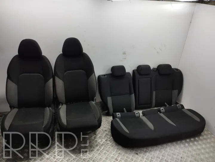 Nissan Qashqai Kit intérieur 