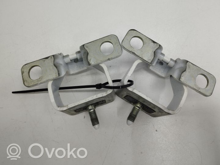 Opel Mokka B Set di cerniere portiera di carico 9813972480