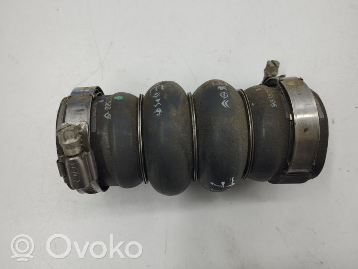 Opel Mokka B Tube d'admission de tuyau de refroidisseur intermédiaire 9835737580