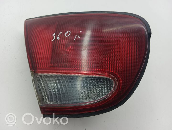 Mazda Xedos 6 Lampy tylnej klapy bagażnika 0431413L