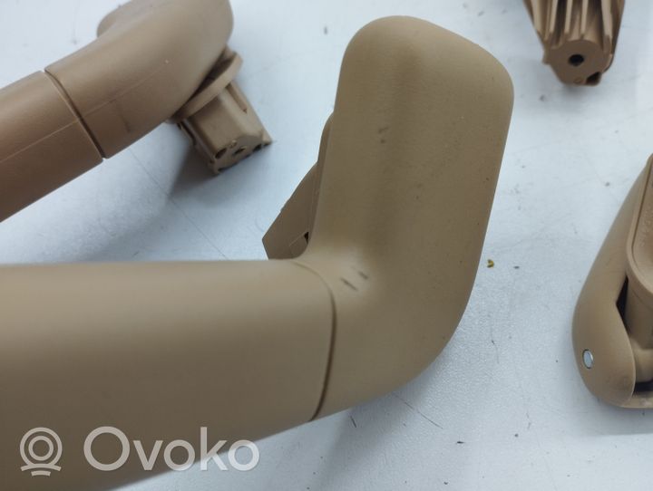 Porsche Cayenne (92A) Un set di maniglie per il soffitto 3710