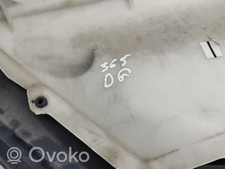 Toyota Corolla E120 E130 Apmušimas galinių durų (obšifke) 6761302070