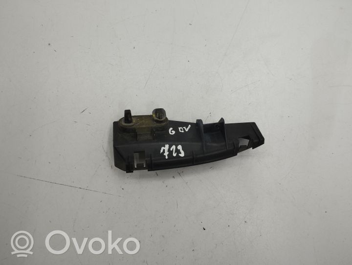 Toyota Corolla Verso AR10 Kampinės bamperio dalies laikiklis 525620F010