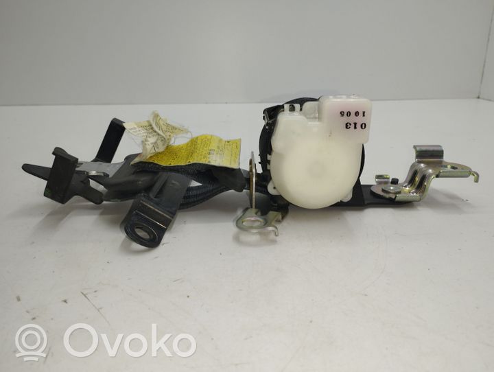 Toyota Corolla Verso AR10 Ceinture de sécurité arrière centrale 07299