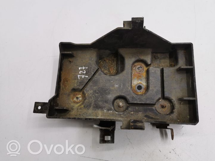 Mazda CX-7 Boîte de batterie K6805