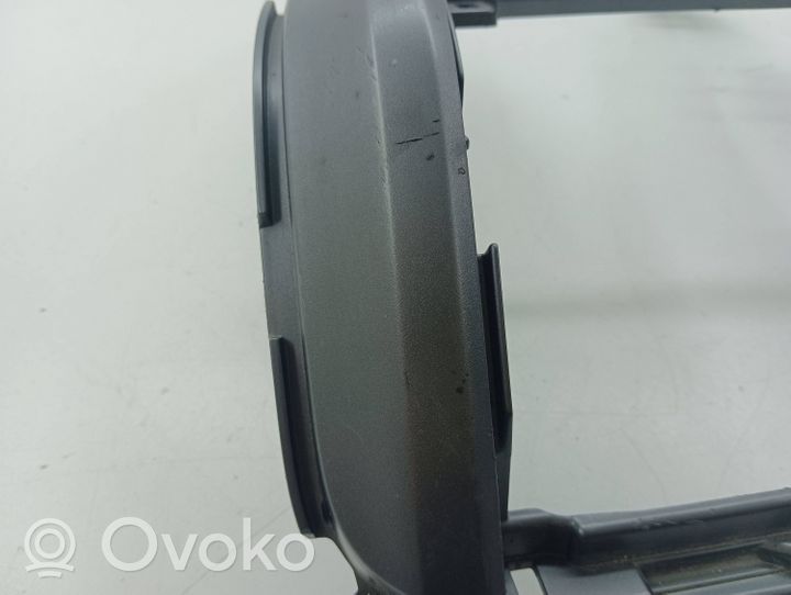 Honda CR-V Radio/GPS head unit trim 77250