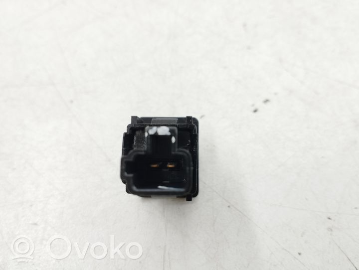 Toyota RAV 4 (XA40) Bouton interrupteur de pression des pneus 15A257