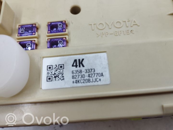 Toyota RAV 4 (XA40) Boîte à fusibles 8273042770A