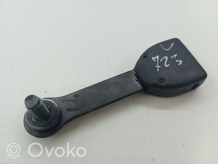 Toyota Corolla Verso AR10 Keskipaikan turvavyön solki (takaistuin) 07247