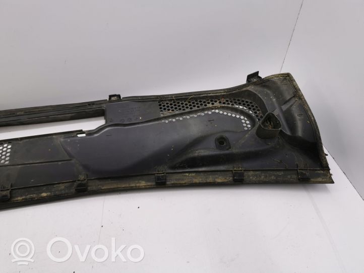 Mercedes-Benz B W245 Wiper trim 982444