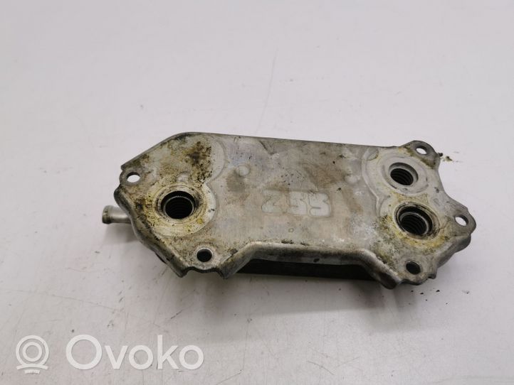 Toyota Corolla Verso AR10 Support de filtre à huile 157100R01000