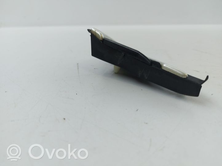 Volvo V40 Moulure de vitre de la porte avant 31349229