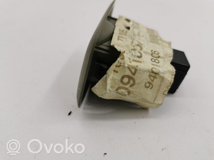 Volvo XC90 Electric window control switch 9401806