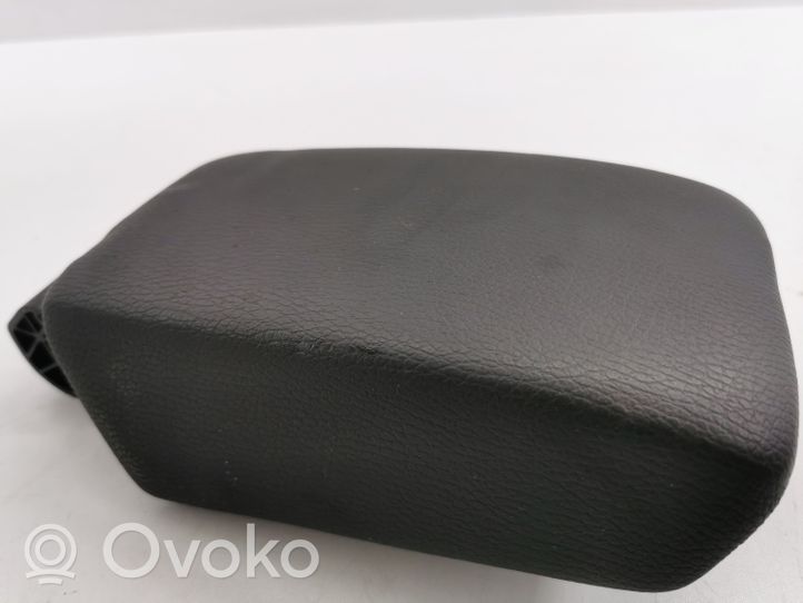 Opel Astra J Armrest 13262700