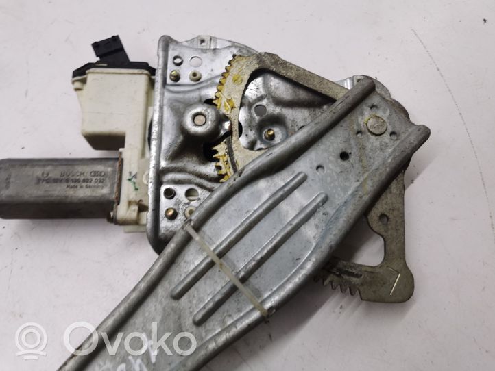 Toyota Corolla E120 E130 El. Lango pakėlimo mechanizmo komplektas 0130822032