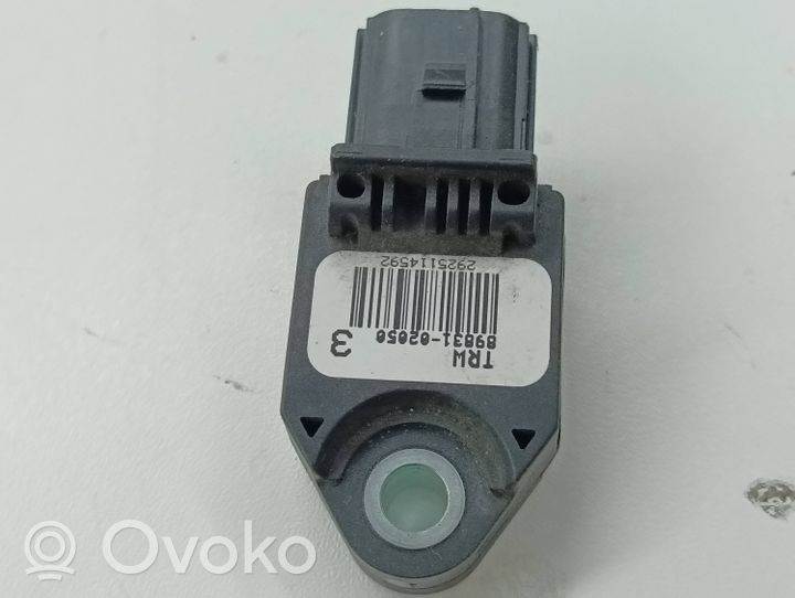 Toyota Corolla E120 E130 Czujnik uderzenia Airbag 8983102050