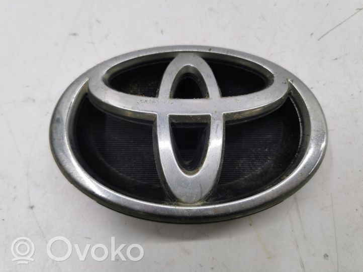 Toyota Corolla E120 E130 Mostrina con logo/emblema della casa automobilistica 7531102120