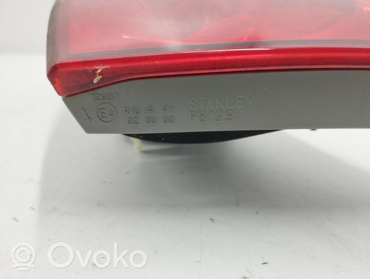 Honda Accord Lampy tylnej klapy bagażnika P8129R