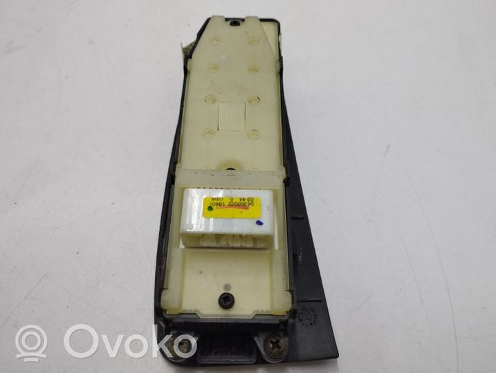 Toyota Avensis T250 Elektrinių langų jungtukas 8480205210