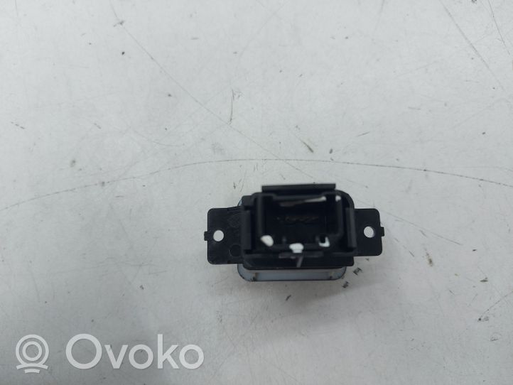 Honda Accord Przełącznik / Przycisk otwierania klapy bagażnika M26983