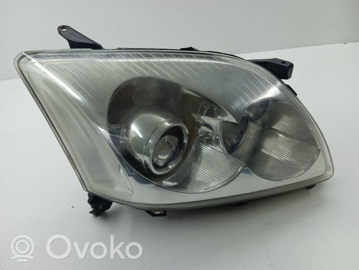 Toyota Avensis T250 Lampa przednia 00A021A01