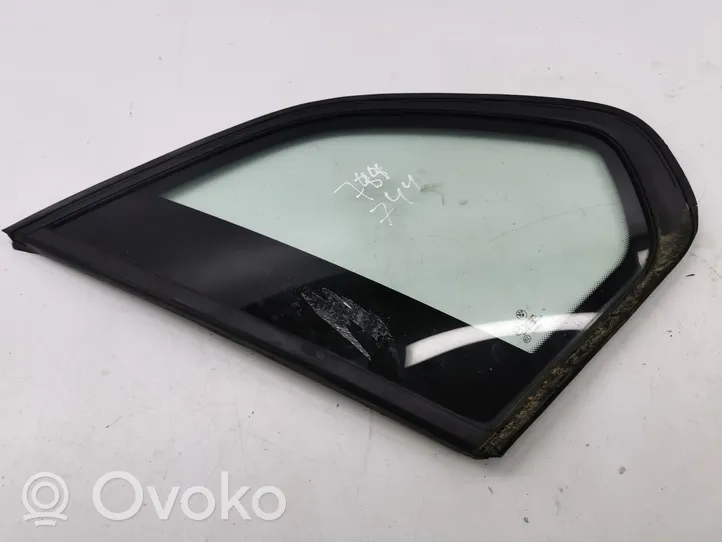 BMW X5 E70 Rear side window/glass 7207879