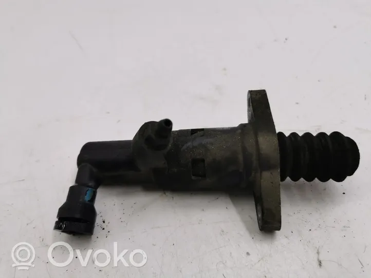 Volkswagen PASSAT B8 Siłownik sprzęgła / Wysprzęglik 500721261C