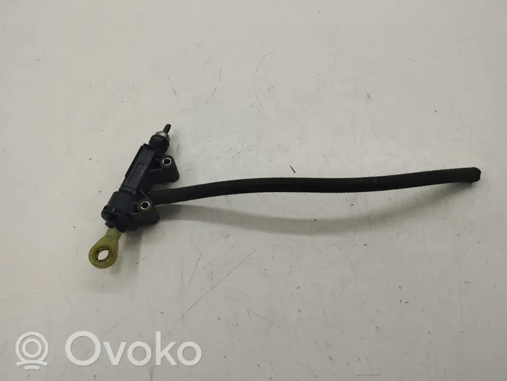 BMW X3 E83 Pompa della frizione 6758822