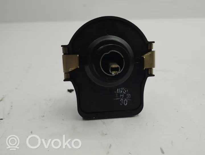 Lexus GS 300 350 430 450H Priekšpusē piekares augstuma sensors 1943003040