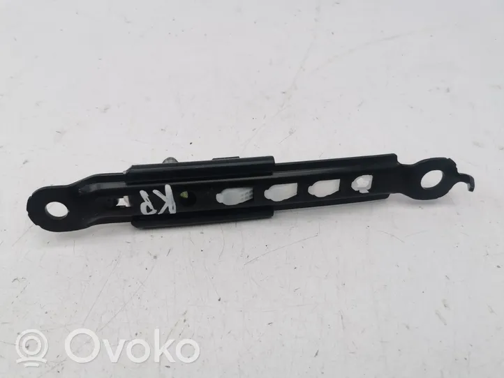 Toyota RAV 4 (XA50) Rail de réglage hauteur de ceinture de sécurité E563003