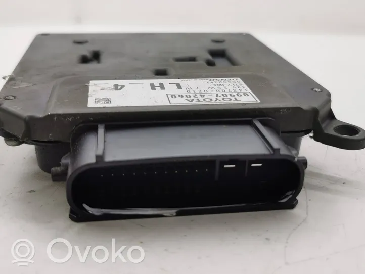 Toyota RAV 4 (XA50) Module de contrôle de ballast LED 8990742060