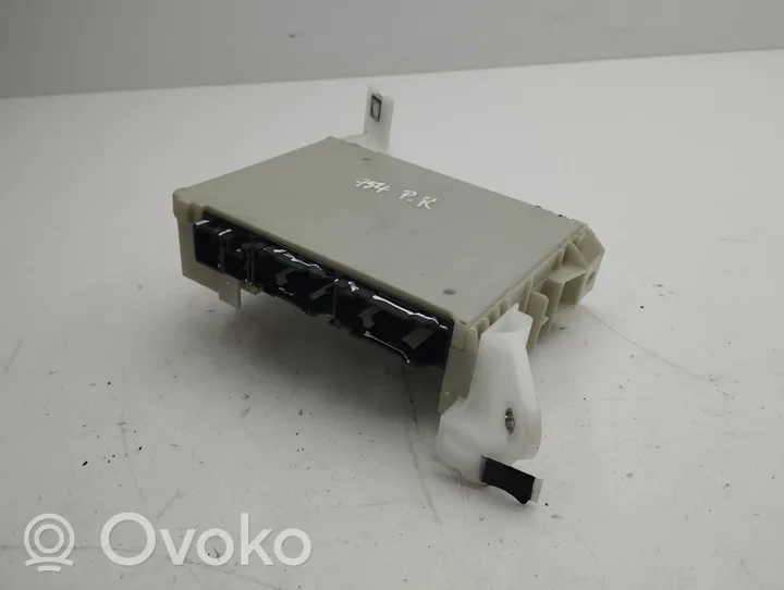 Toyota Corolla E210 E21 Module de fusibles 8273002P80A