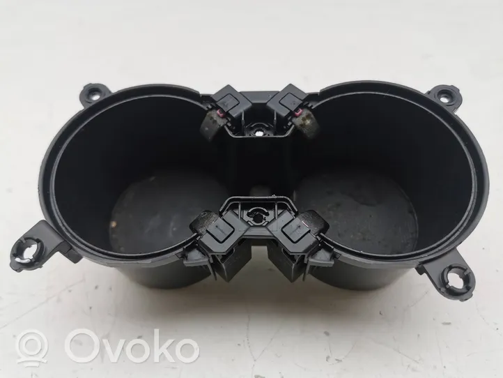 KIA Niro Cup holder front 