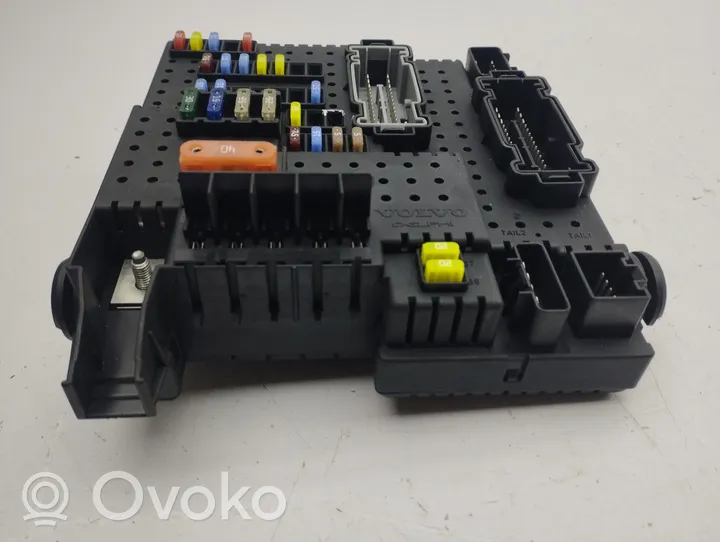 Volvo XC90 Fuse module 867639104W424