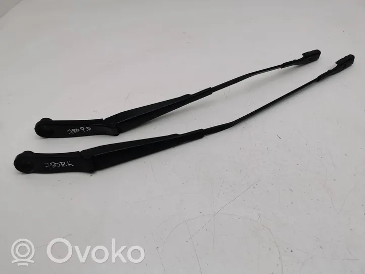 Audi Q2 - Front wiper blade arm 81C955408