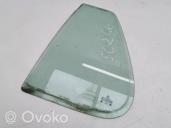 Volkswagen Golf IV Rear vent window glass 