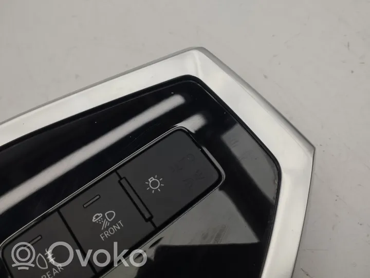 Audi Q3 F3 Отделка внутренней панели 83C853190A