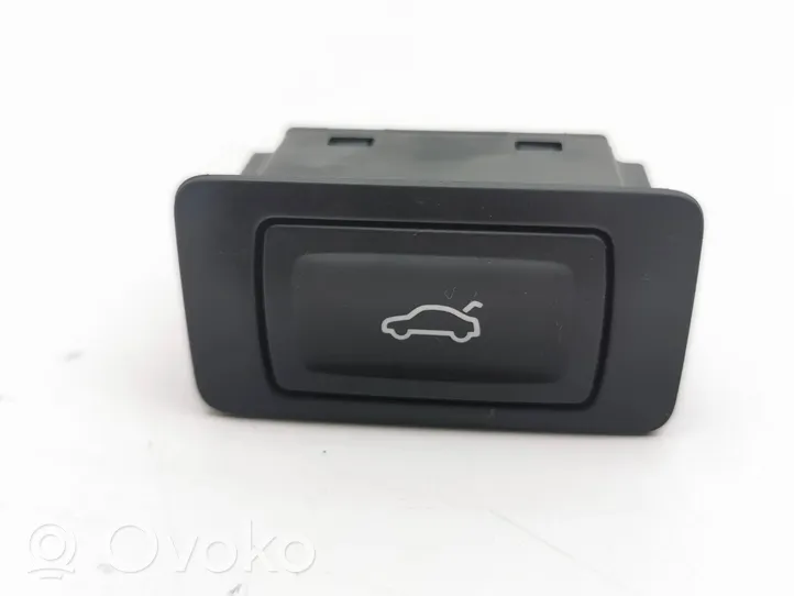 Audi Q3 F3 Takaluukun avauskytkin 4G0959831C