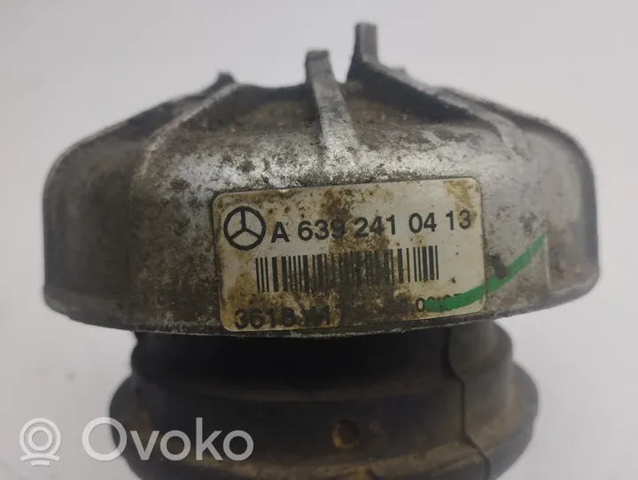 Mercedes-Benz Vito Viano W639 Engine mount bracket A6392410413