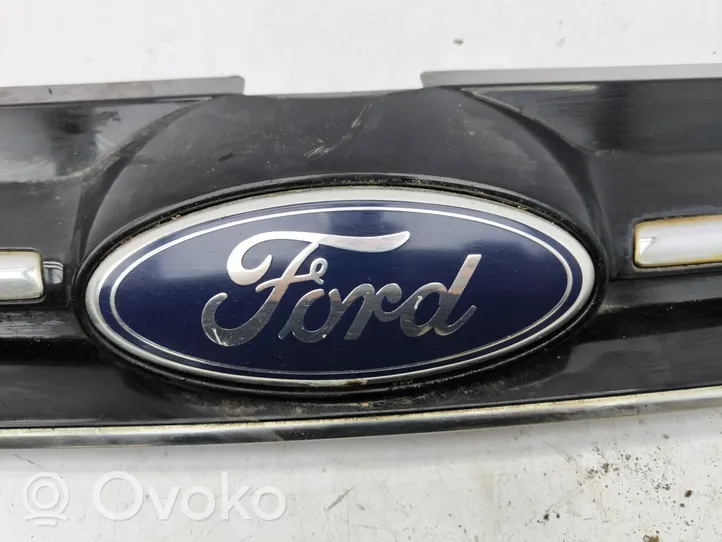 Ford Grand C-MAX Etupuskurin ylempi jäähdytinsäleikkö AM51R8200B