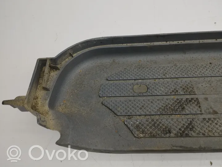 Mercedes-Benz Vito Viano W639 Etuoven kynnyksen suojalista P0099419